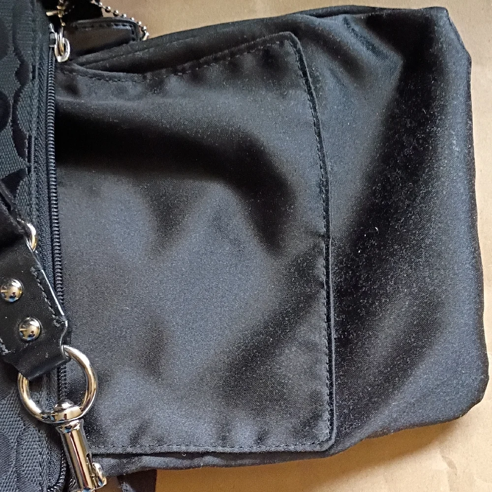 Coach Black Sutton Signature Swing Pack/ Crossbody - Picture 10 of 14